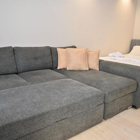 Andi Apartments Дуррес Екстер'єр фото