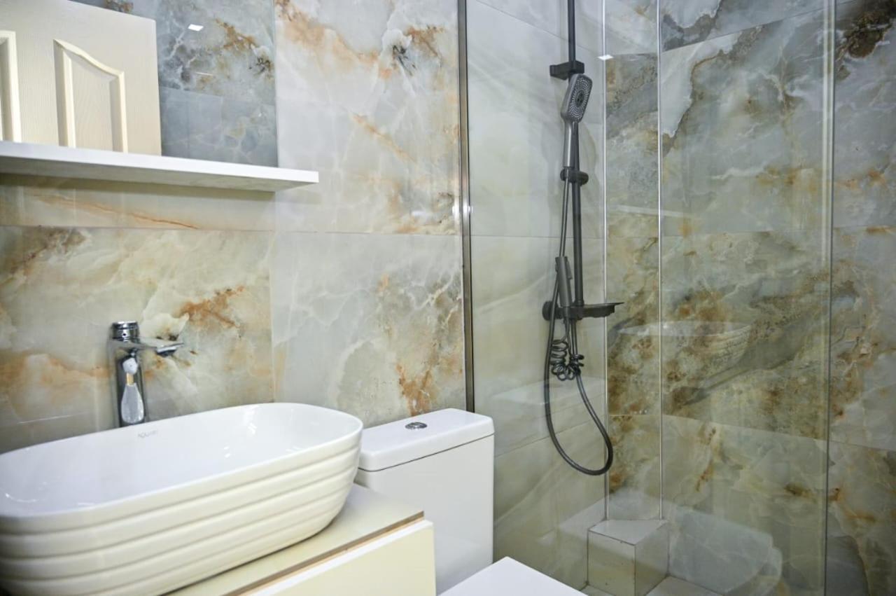 Andi Apartments Дуррес Екстер'єр фото