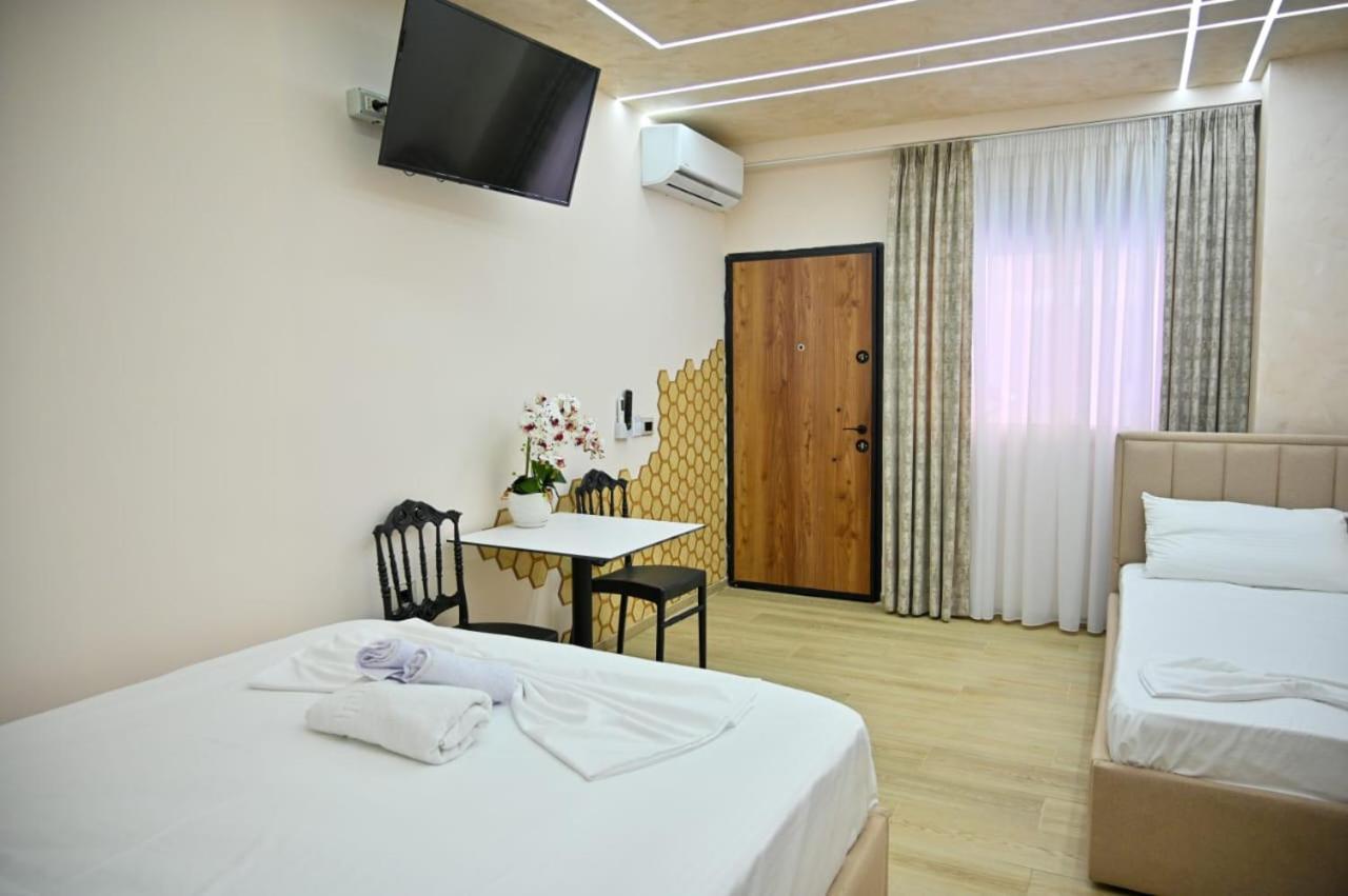 Andi Apartments Дуррес Екстер'єр фото