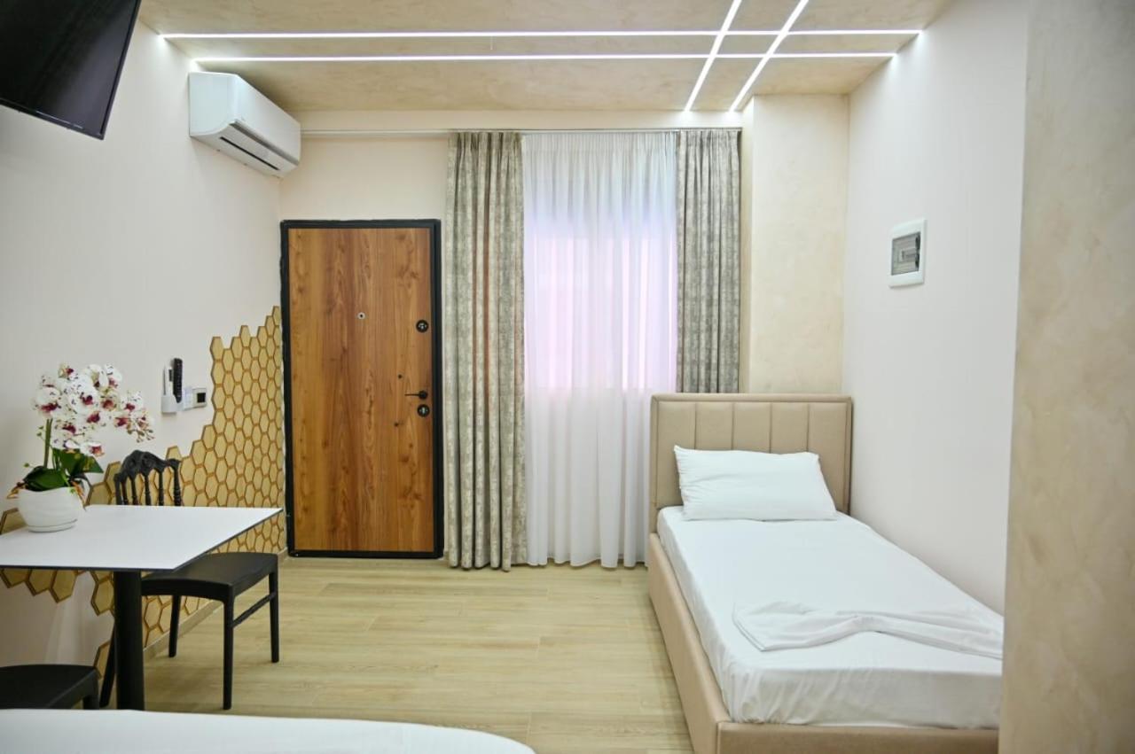 Andi Apartments Дуррес Екстер'єр фото