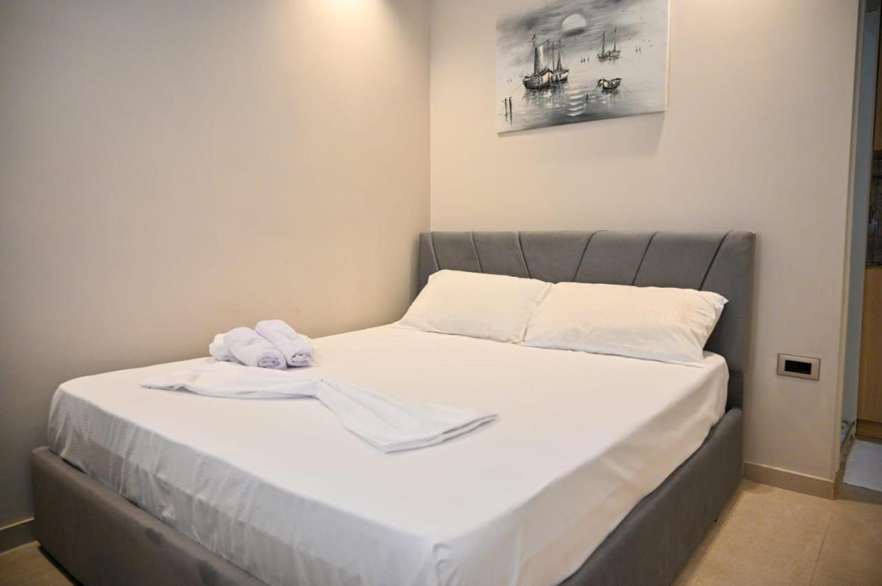 Andi Apartments Дуррес Екстер'єр фото
