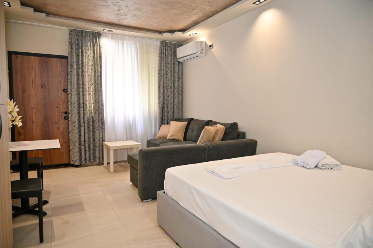 Andi Apartments Дуррес Екстер'єр фото