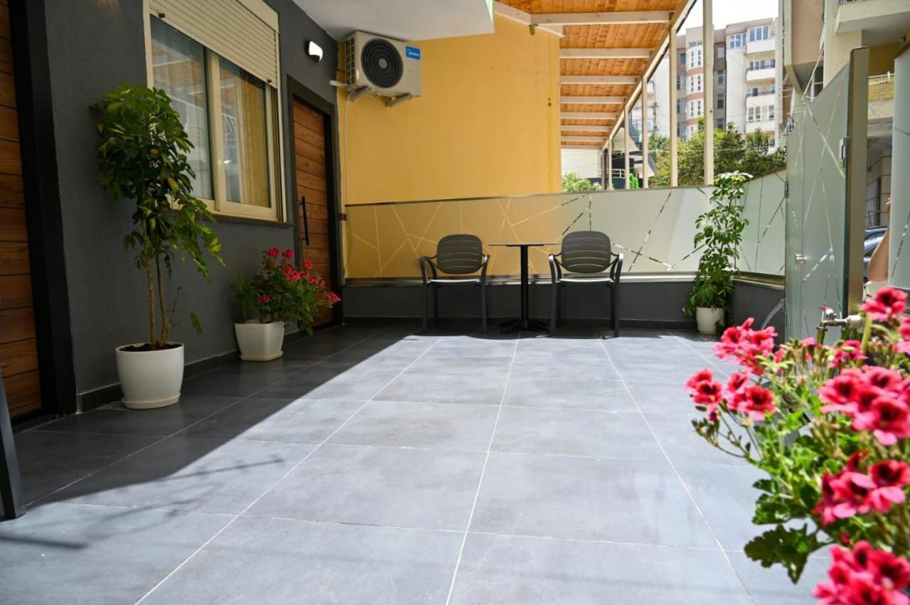 Andi Apartments Дуррес Екстер'єр фото